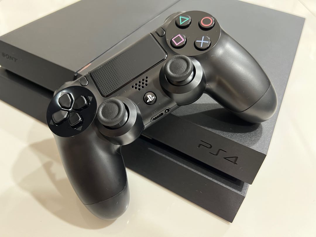 PS4  Disc Game Console